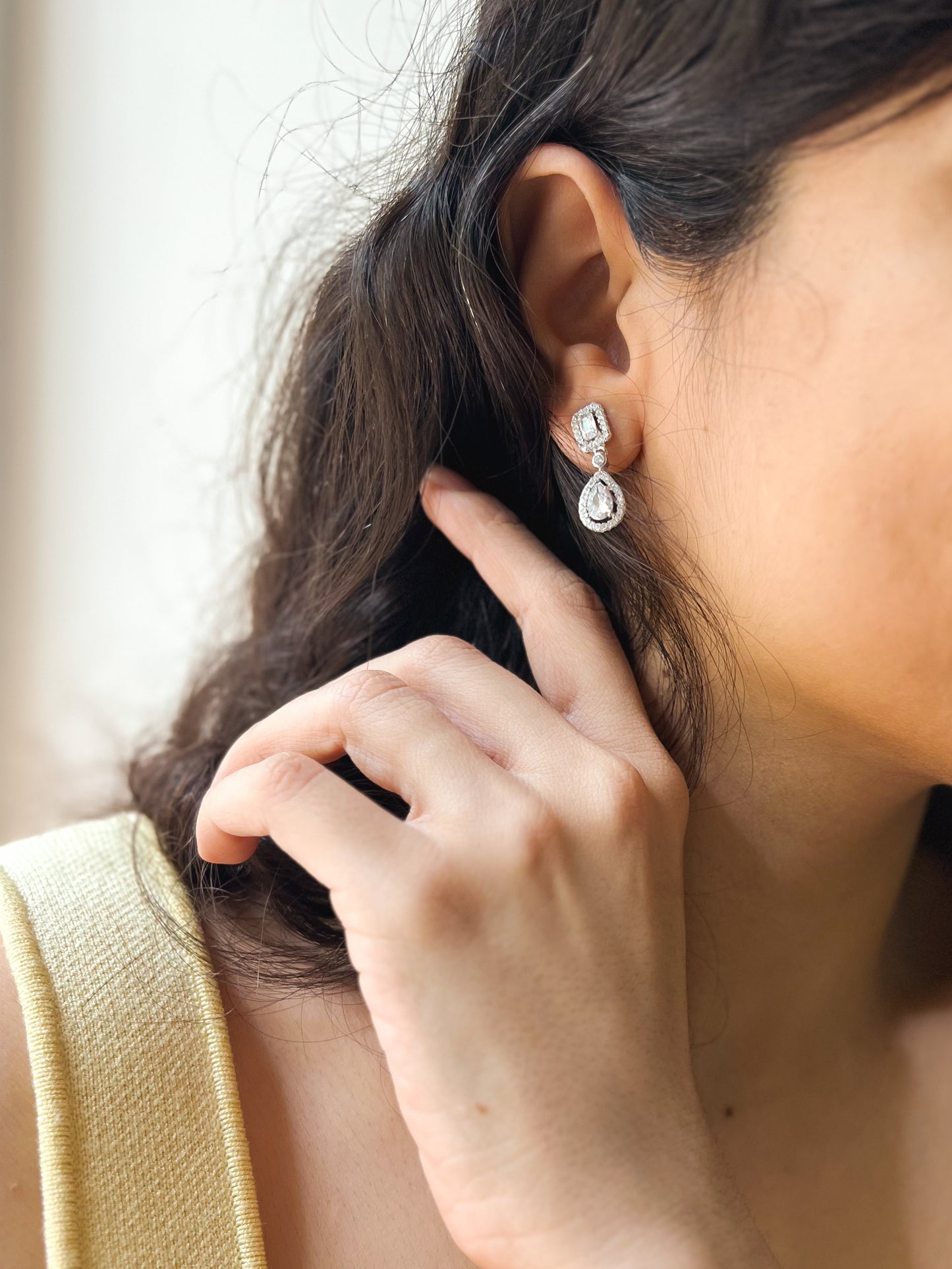 Aureate sterling silver drops with zircons