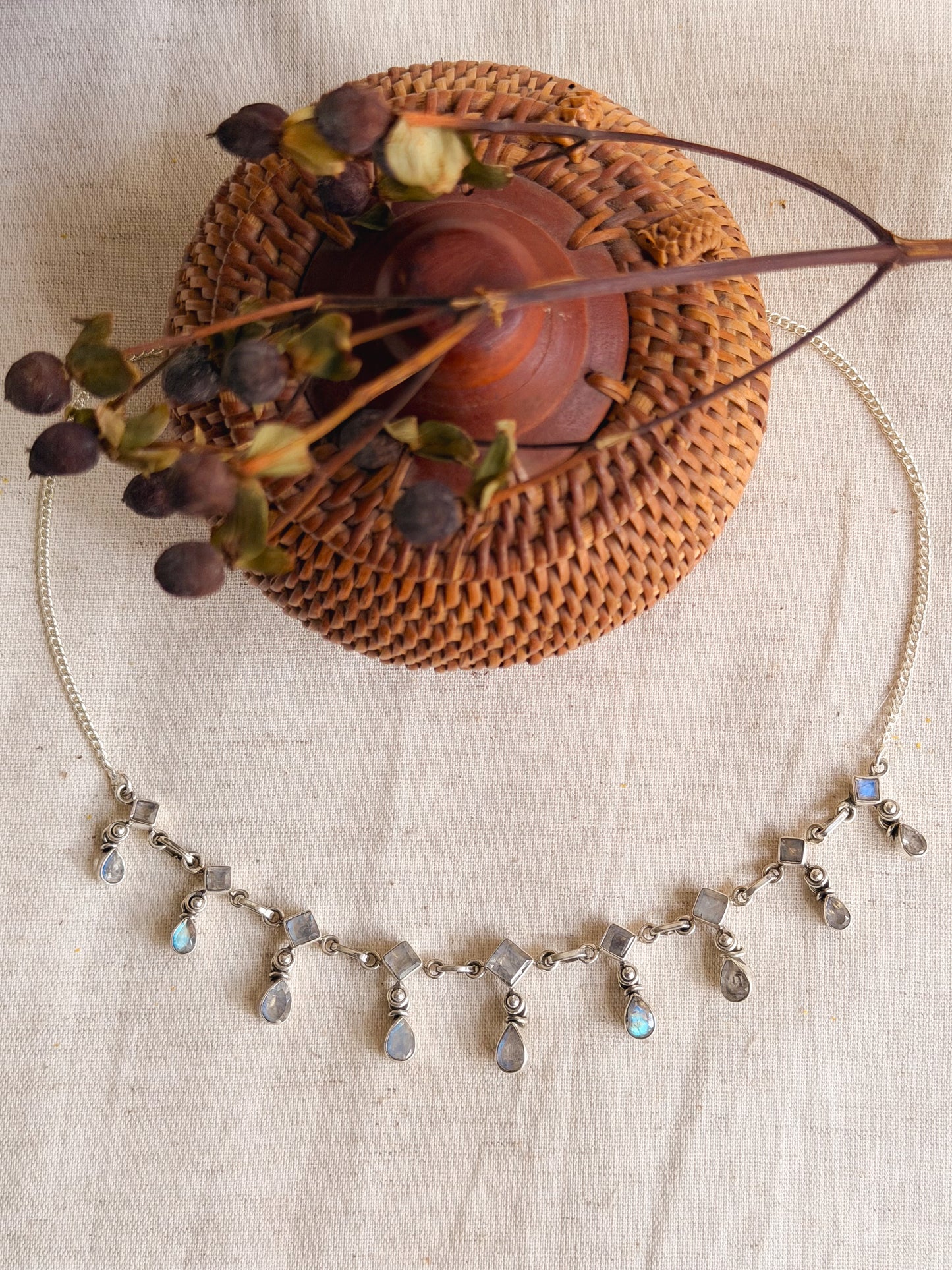 Chandni necklace with moonstone in silver