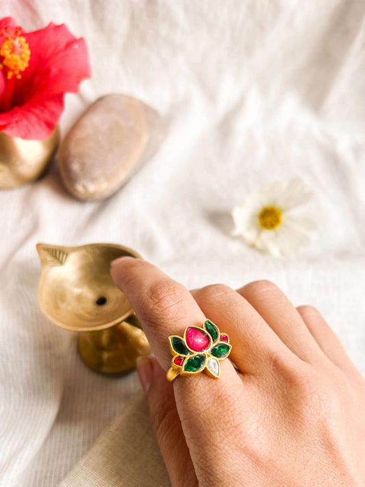 Saroja adjustable kundan ring with gold plating on silver