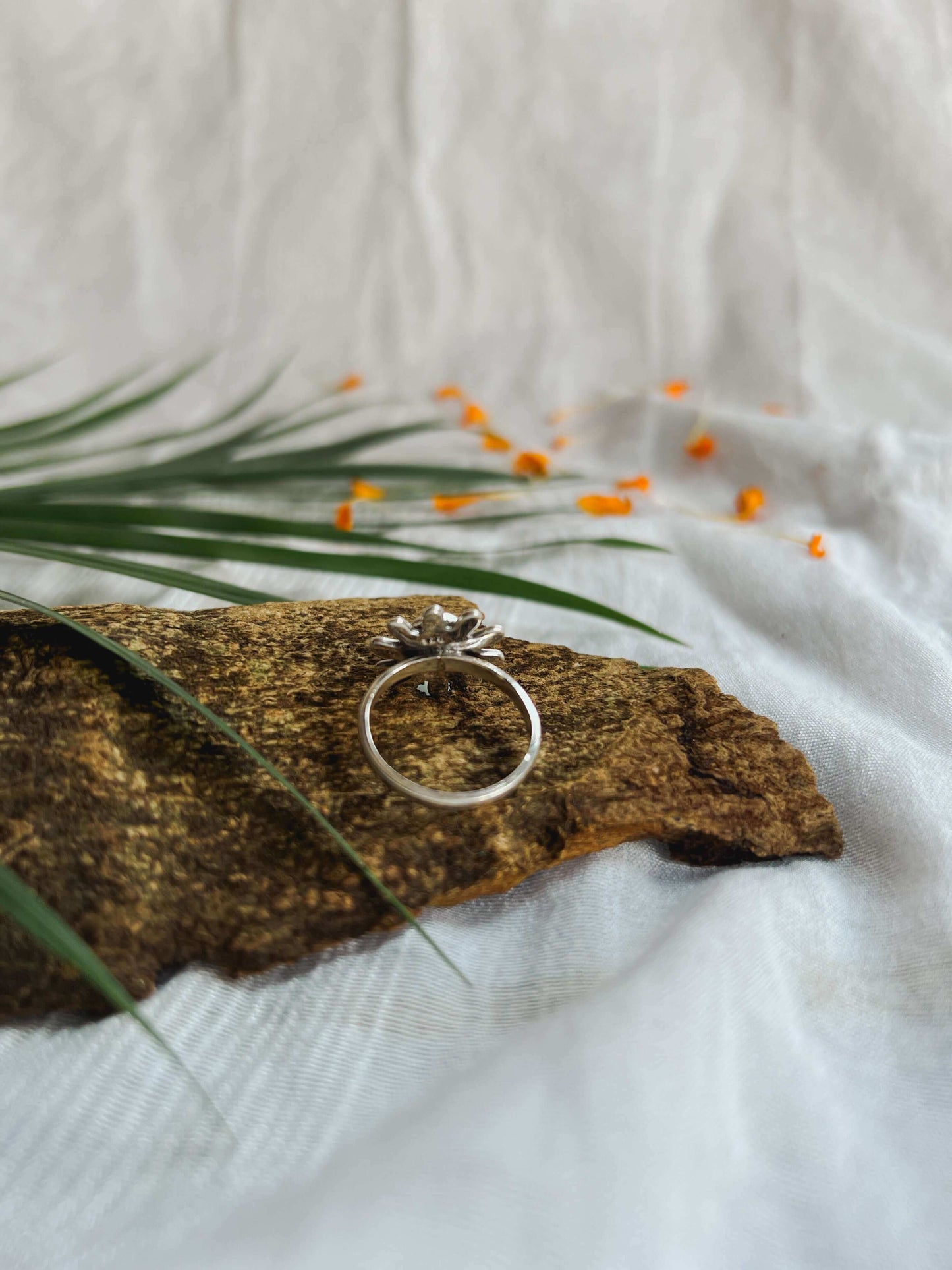 Phool silver ring with pink quartz