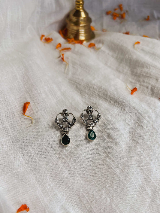Ekaa studs in kundan with drop detail
