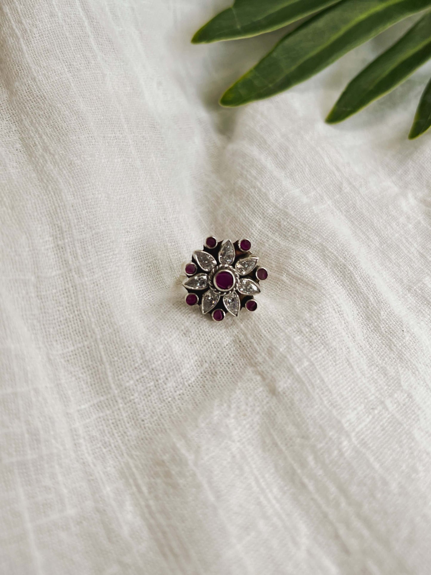 Divya Silver ring with pink glass and zircons
