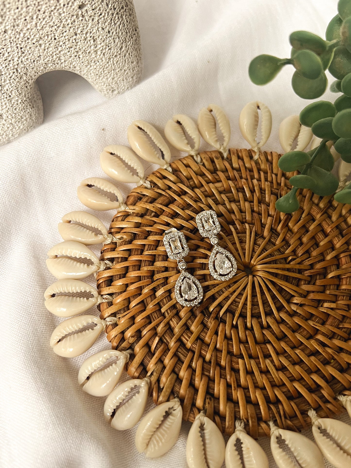Aureate sterling silver drops with zircons