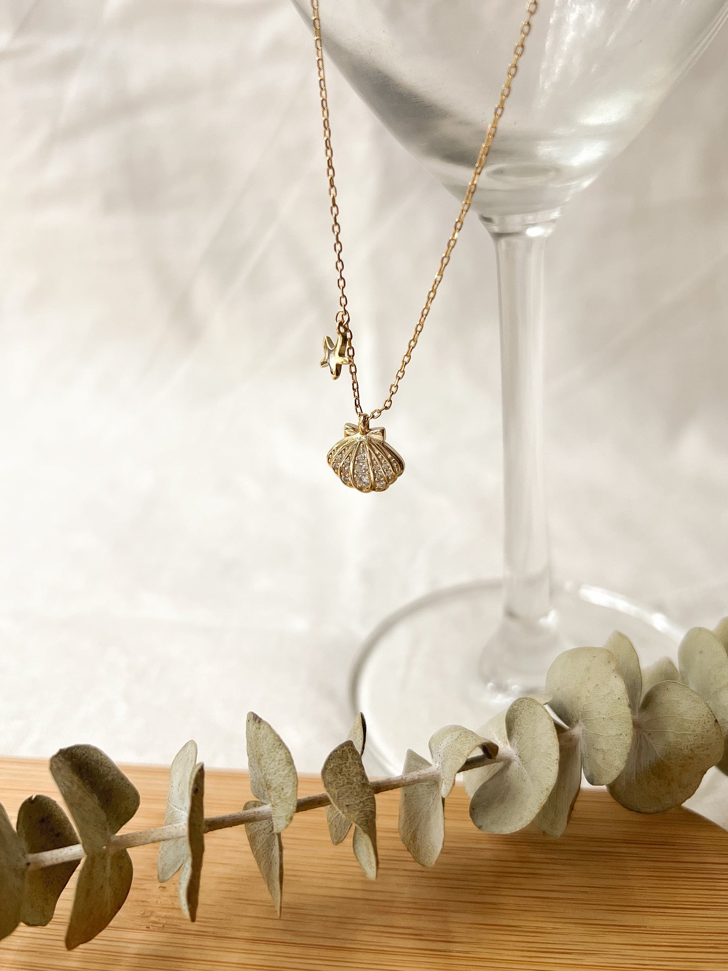 Shellstar encrusted 18K gold plated sterling silver neck chain