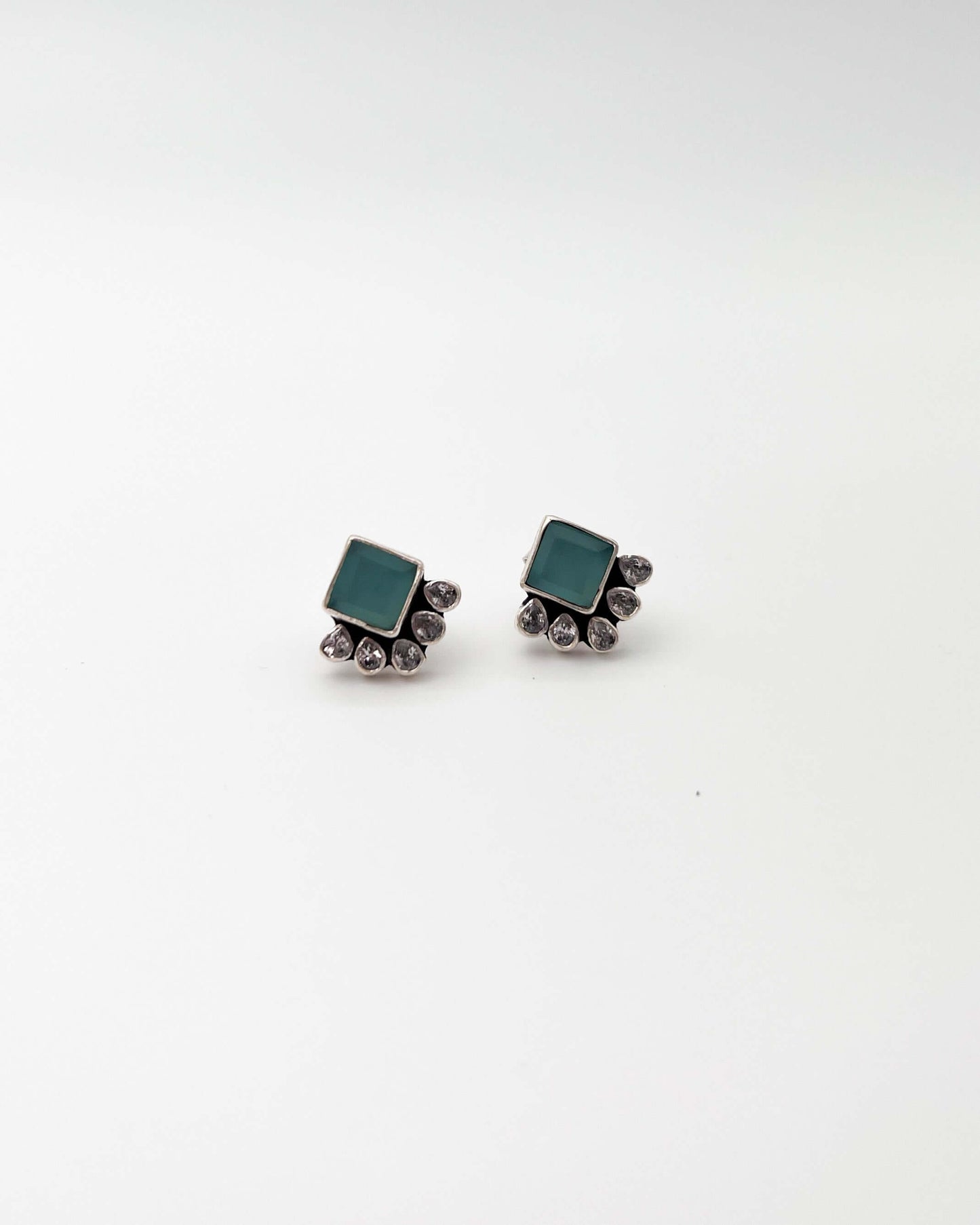 Uma Silver mini studs with aquamarine and zircons