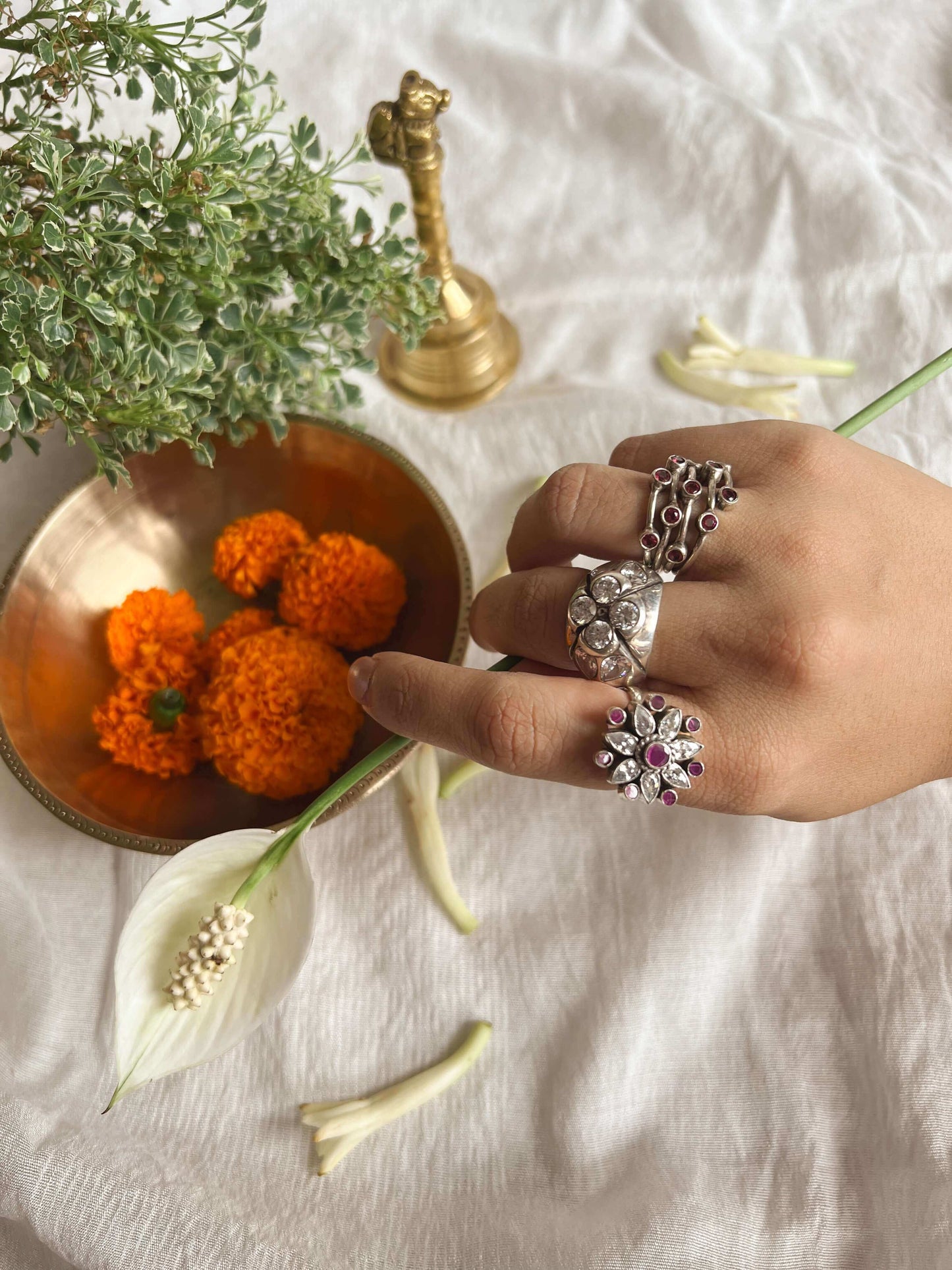 Divya Silver ring with pink glass and zircons