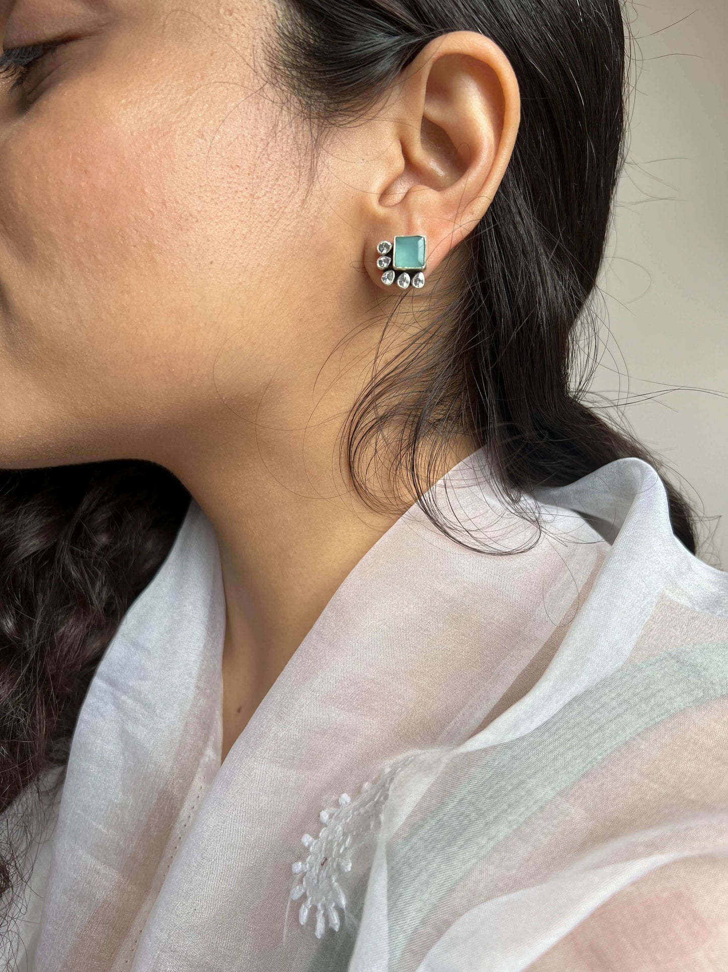 Uma Silver mini studs with aquamarine and zircons