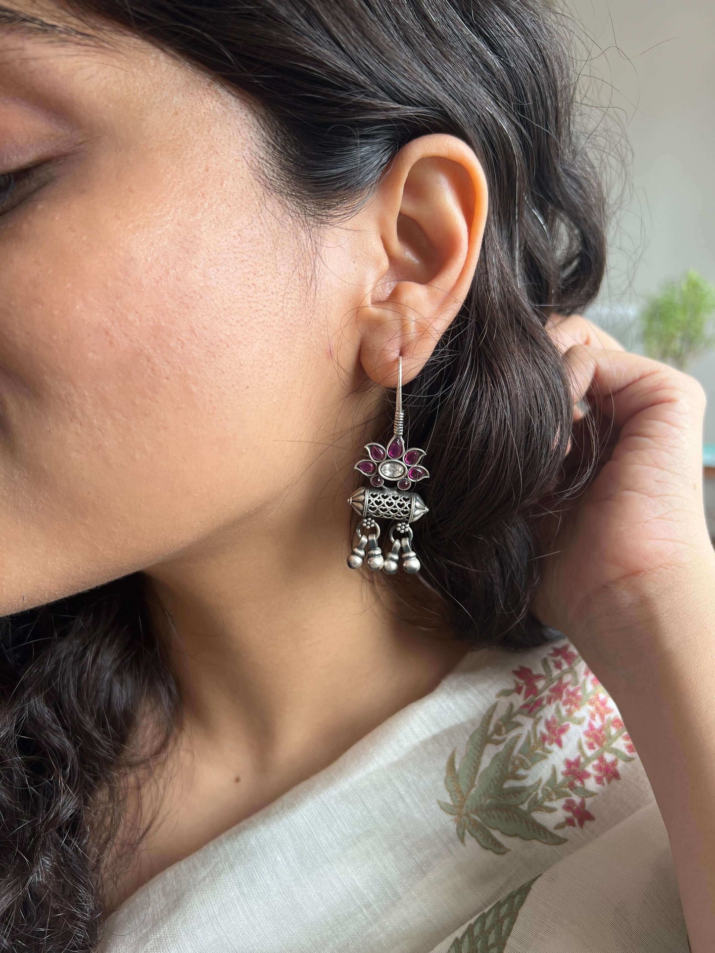 Aeindri pink stone silver earring with silver beads