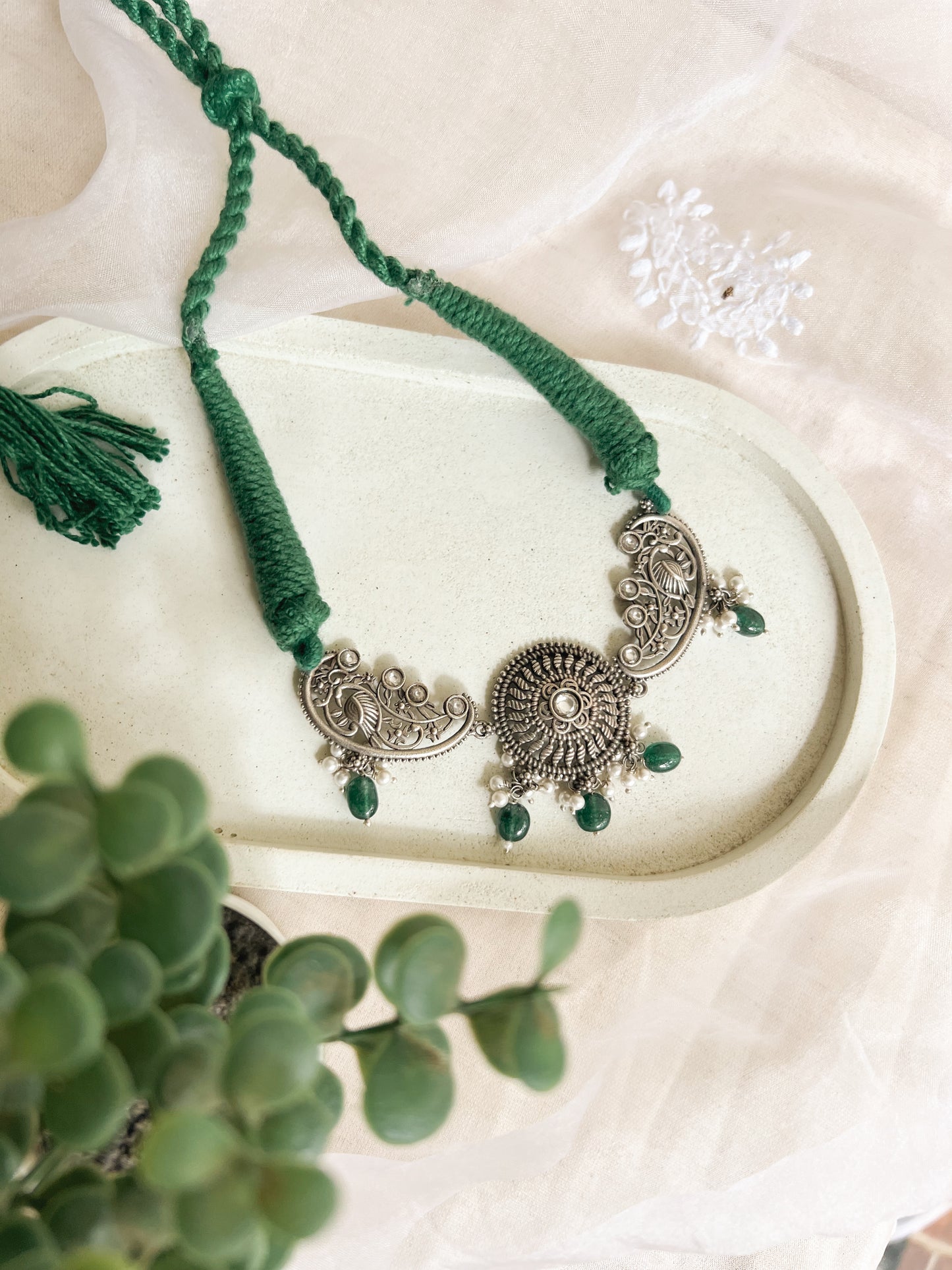 Parigul intricate choker in sterling silver with jade stone