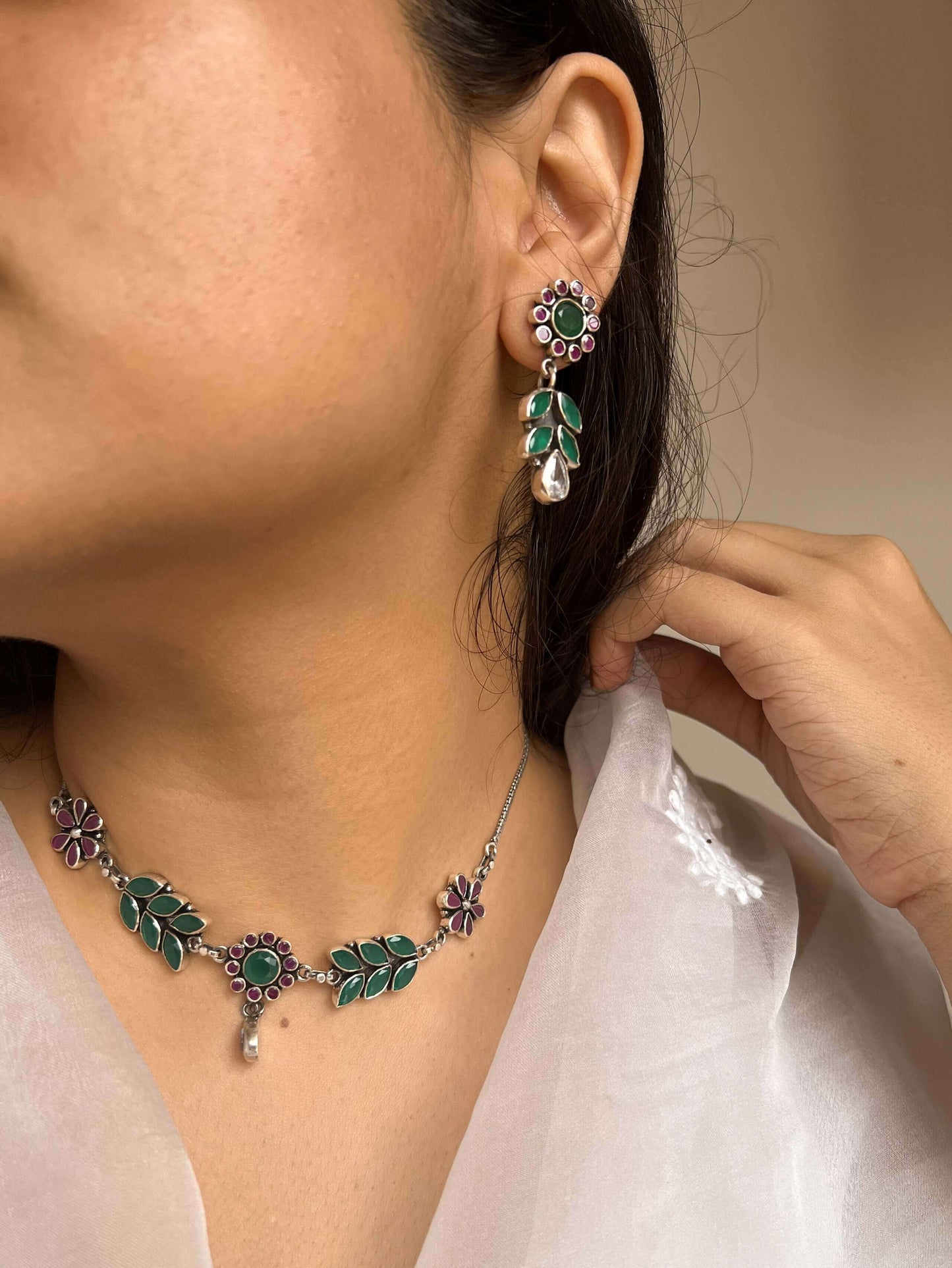 Bela silver necklace in green and ruby pink glass stone