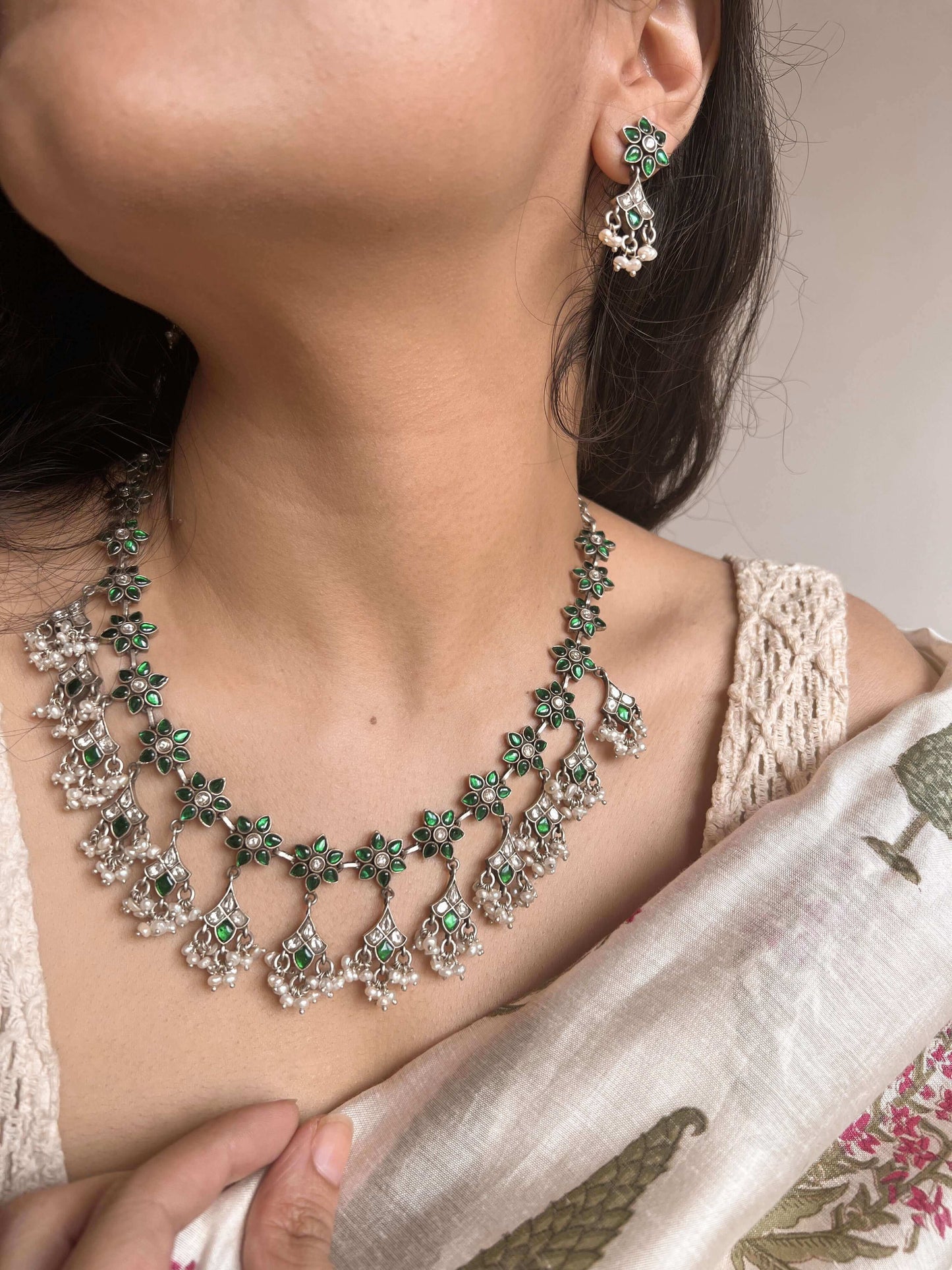 Madhvi emerald green kundan necklace set