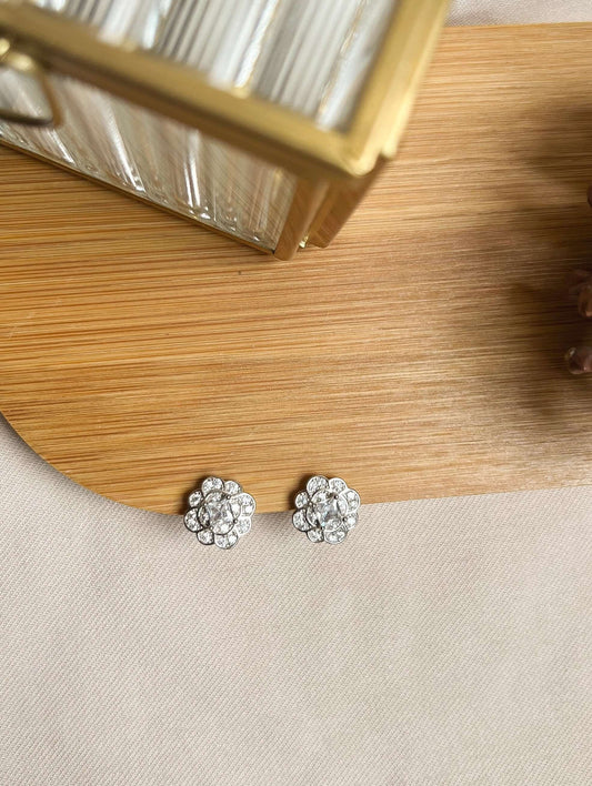 Lumi 925 silver studs with zircons