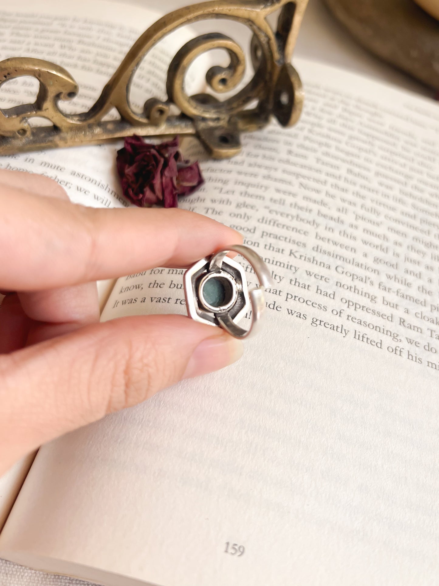 Shatkon silver ring with malachite setting (adjustable)