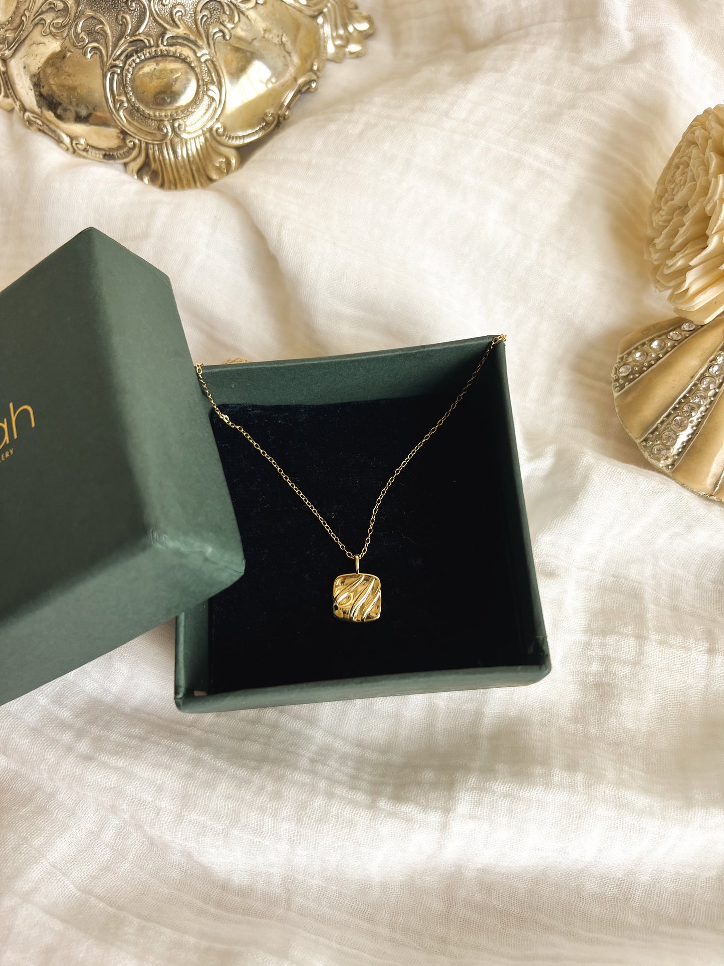 Quad gold plated silver chain with adjutable closure
