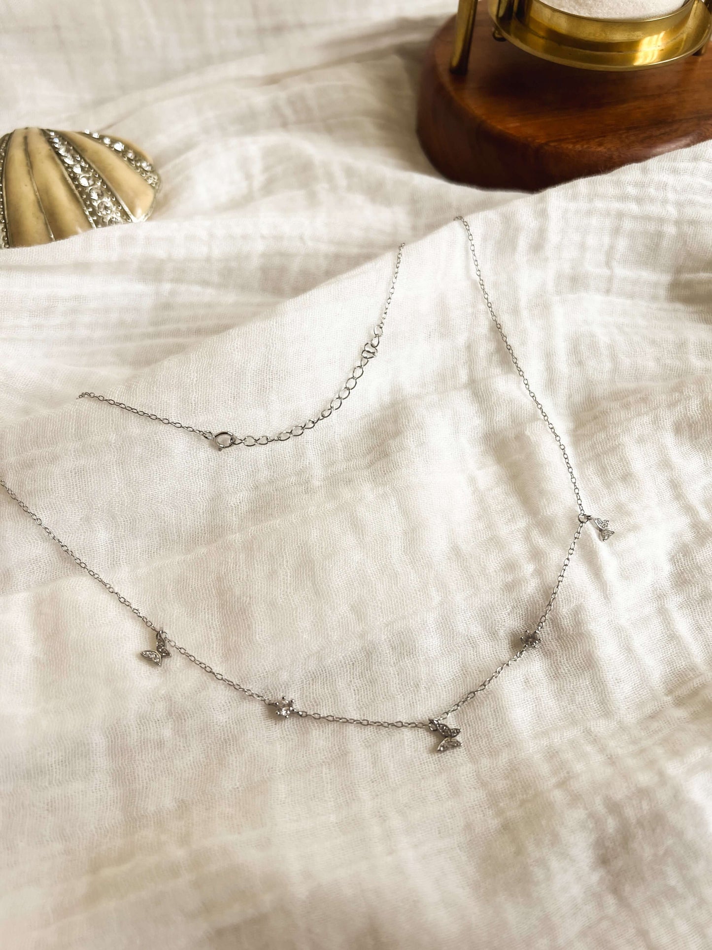 Papillon silver neckchain with adjustable closure