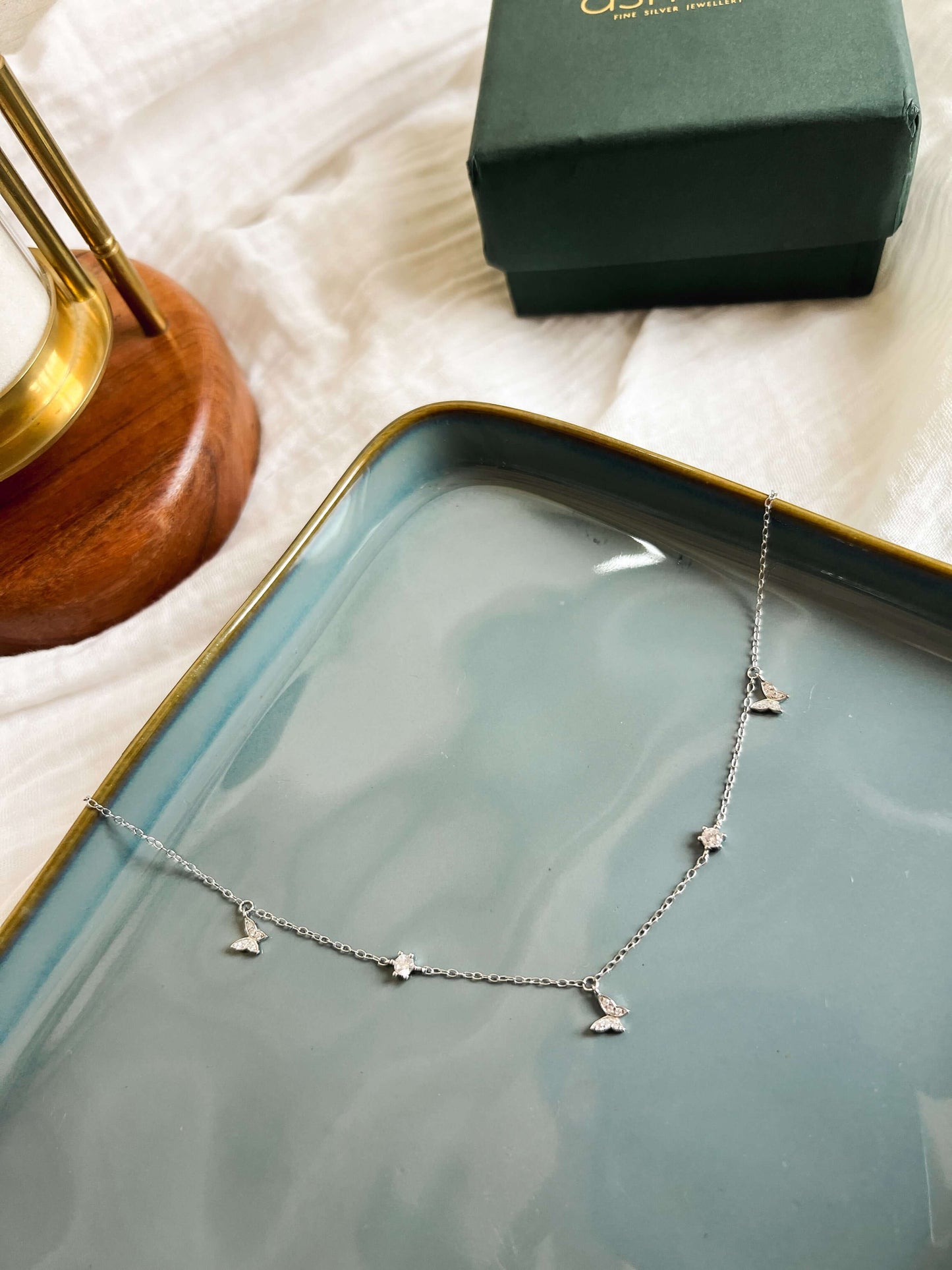 Papillon silver neckchain with adjustable closure