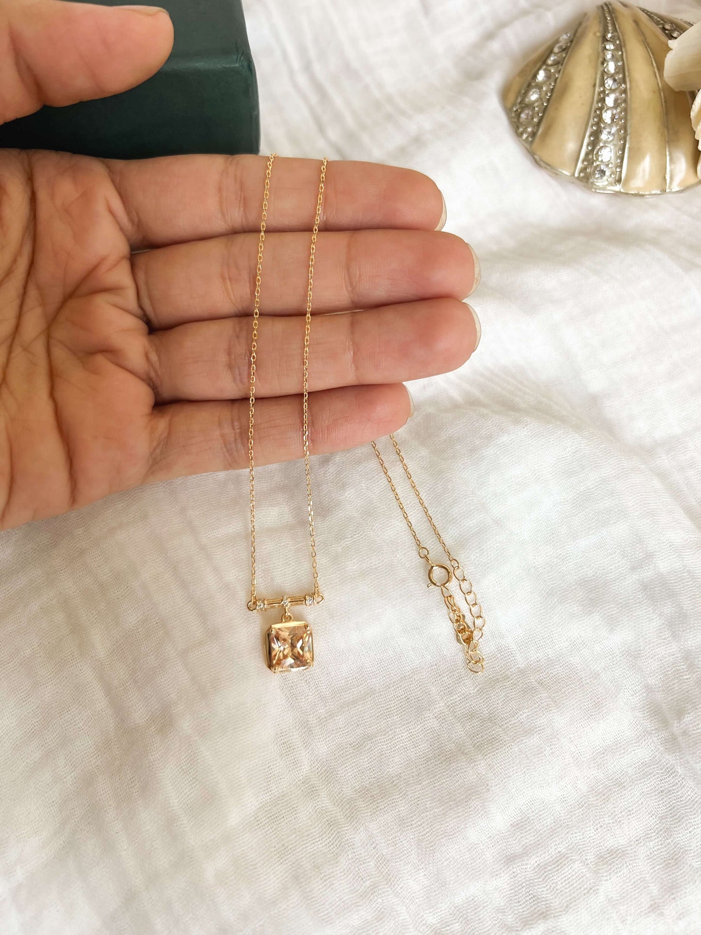 Cubic gold plated silver chain with rose crystal
