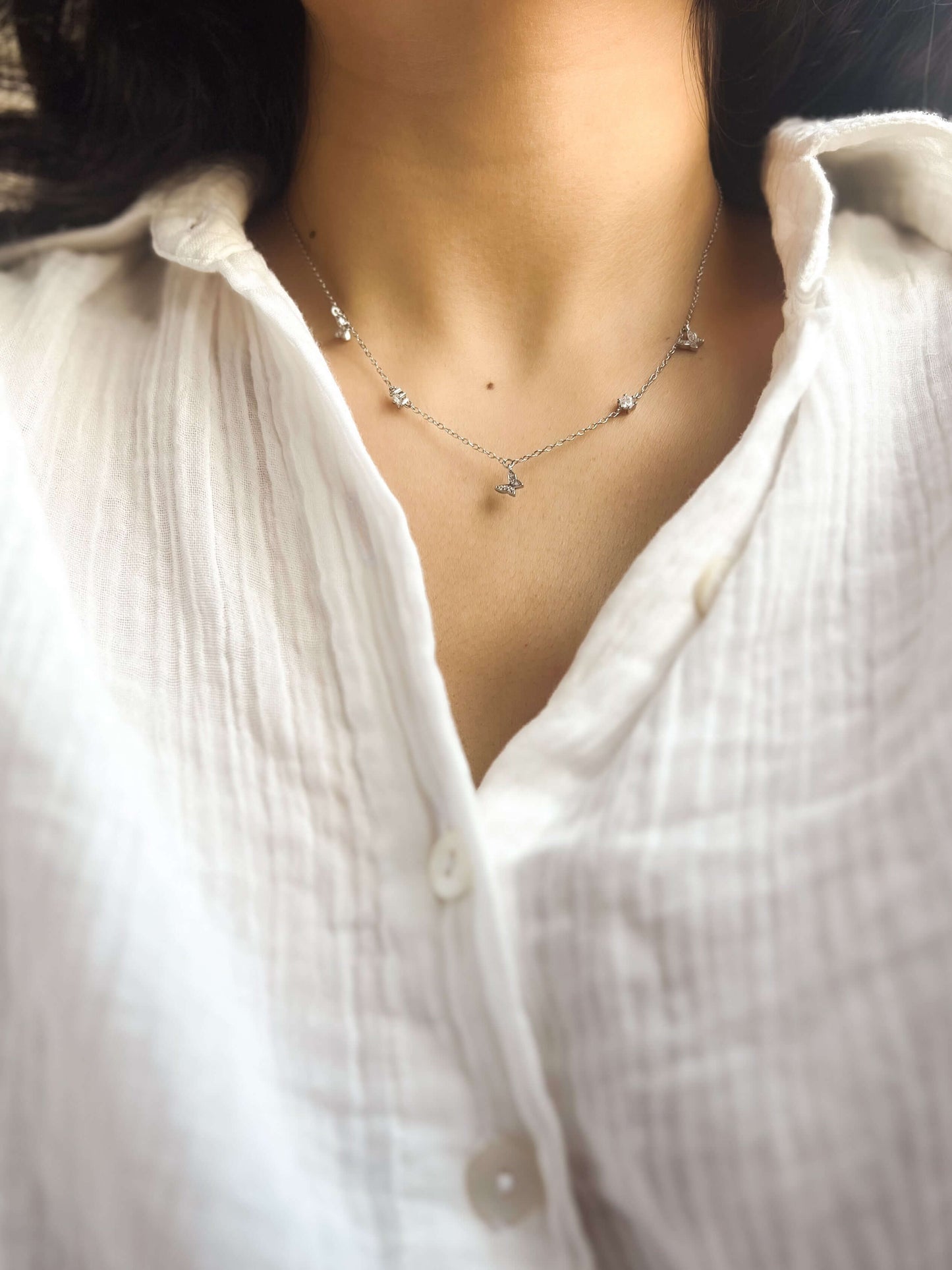 Starburst silver chain with adjustable closure