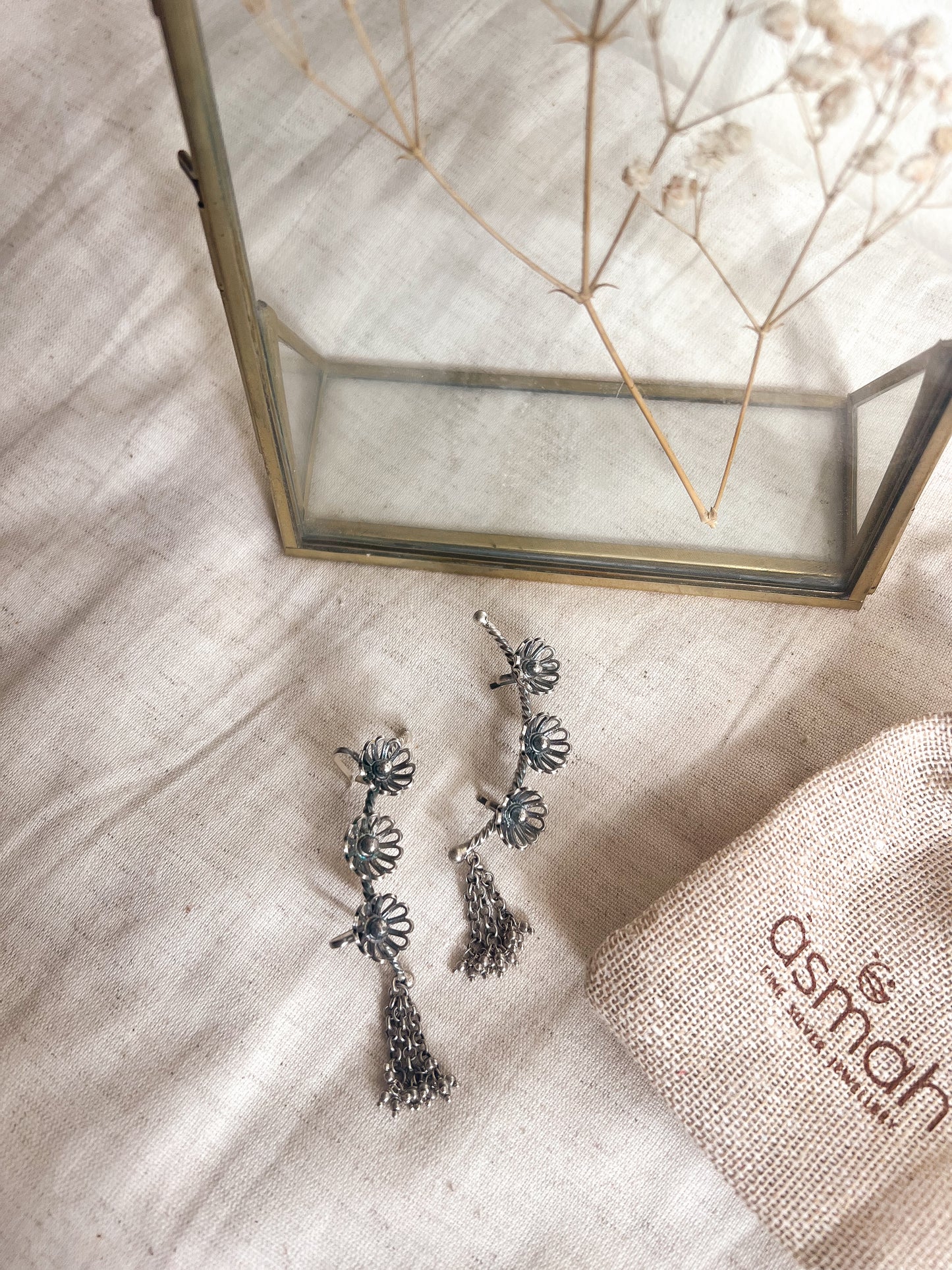 Nirvi earcuffs in silver with with chain danglers