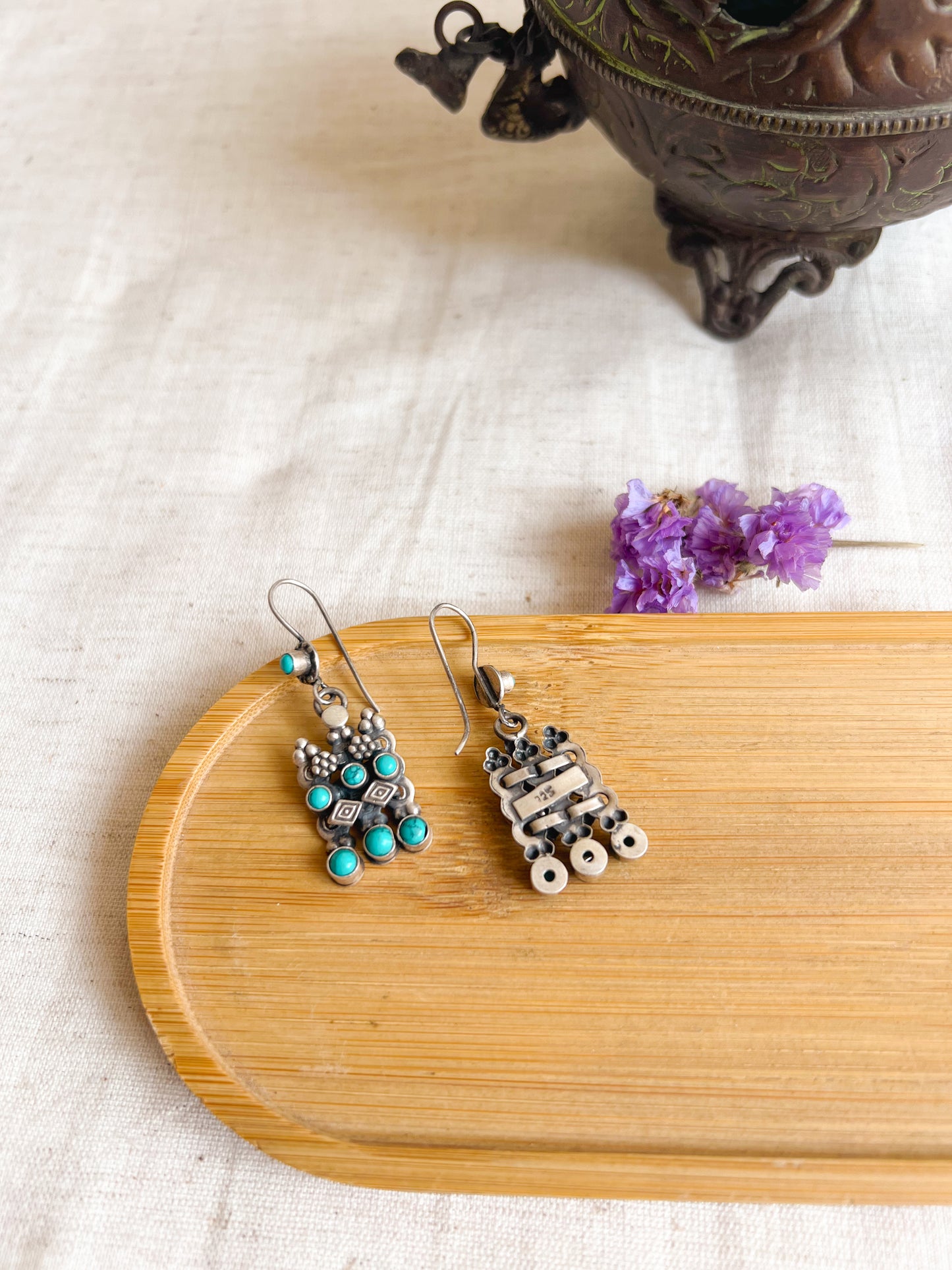 Azure fish hook in silver with firoza stones