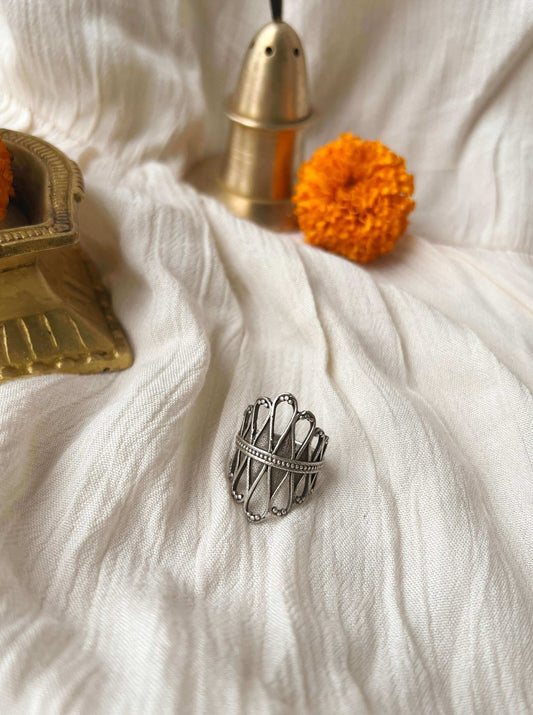 Taaj oxidised silver ring