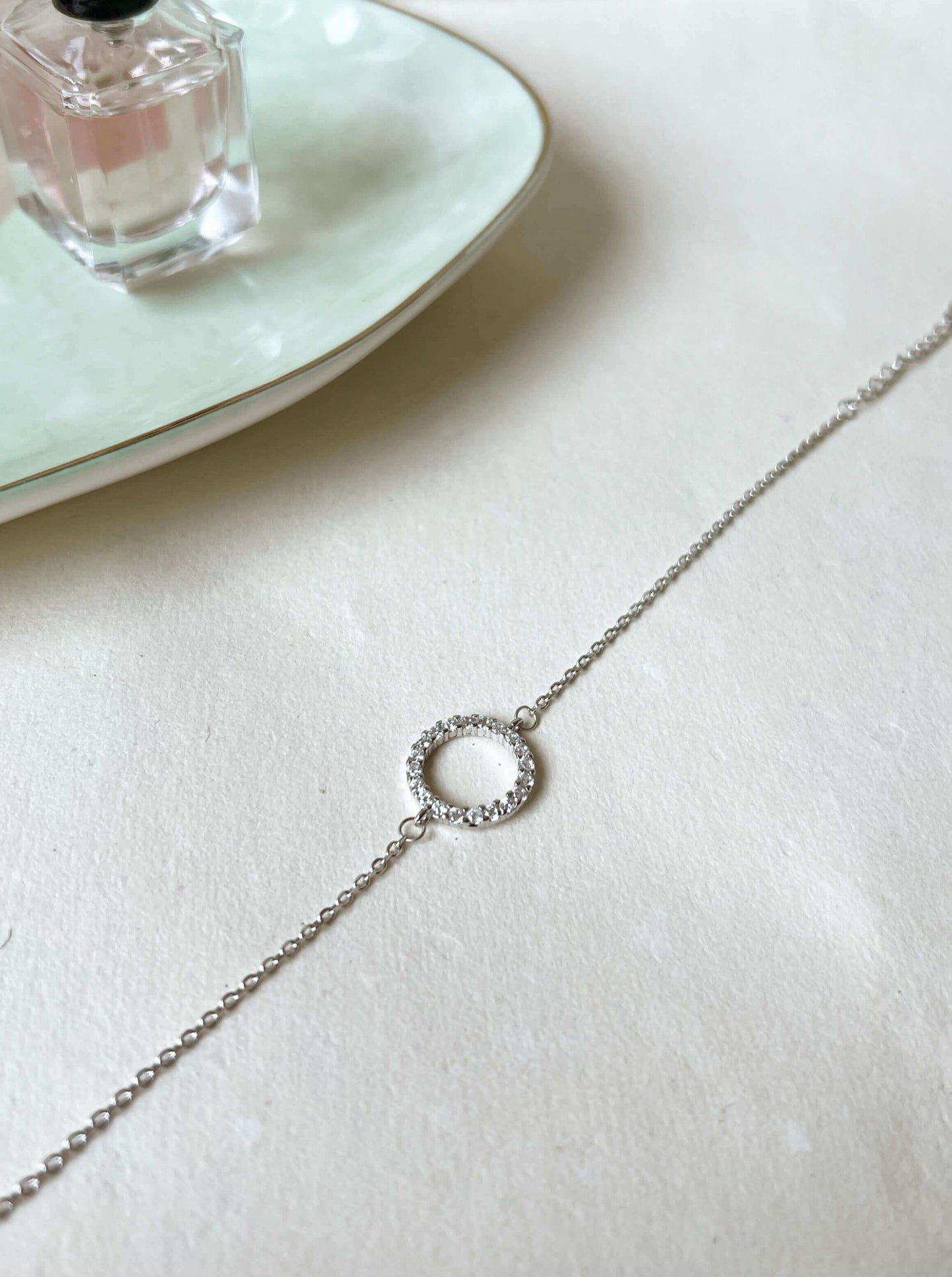 Circle of life bracelet in silver with zirconia