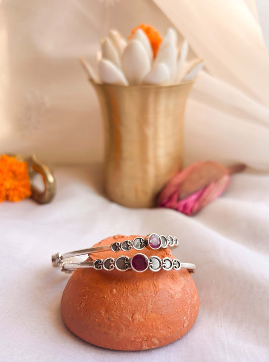 Savi oxidised bangle with ruby stone (for 1 pc)
