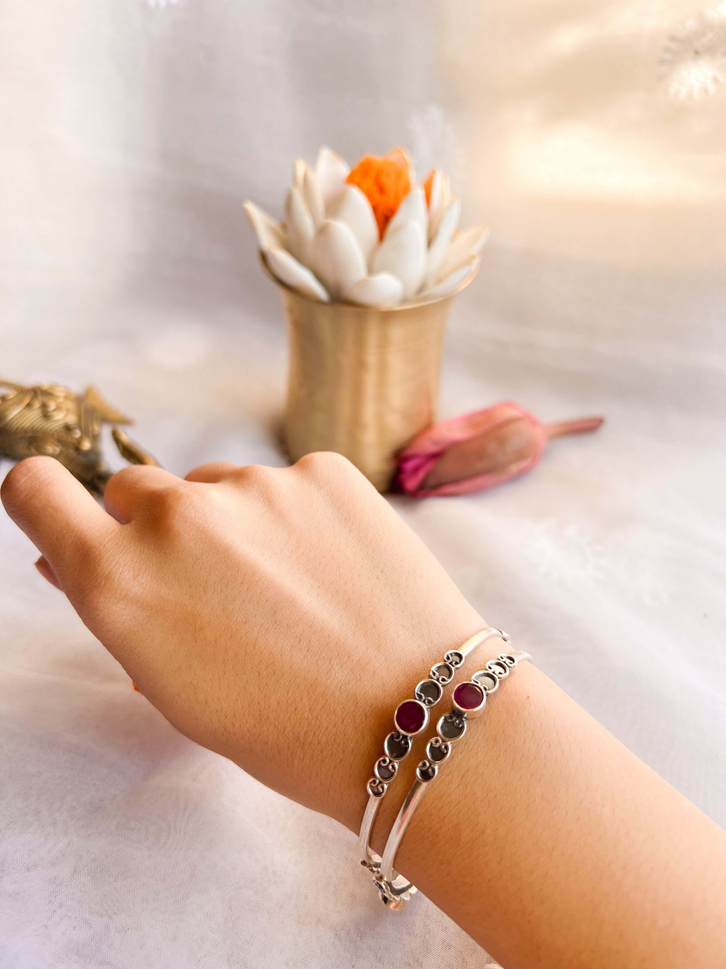 Savi oxidised bangle with ruby stone (for 1 pc)