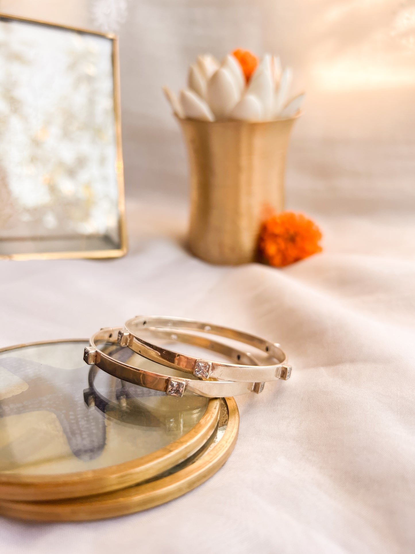 Sharvari silver bangle with white square onyx (for 1 pc)