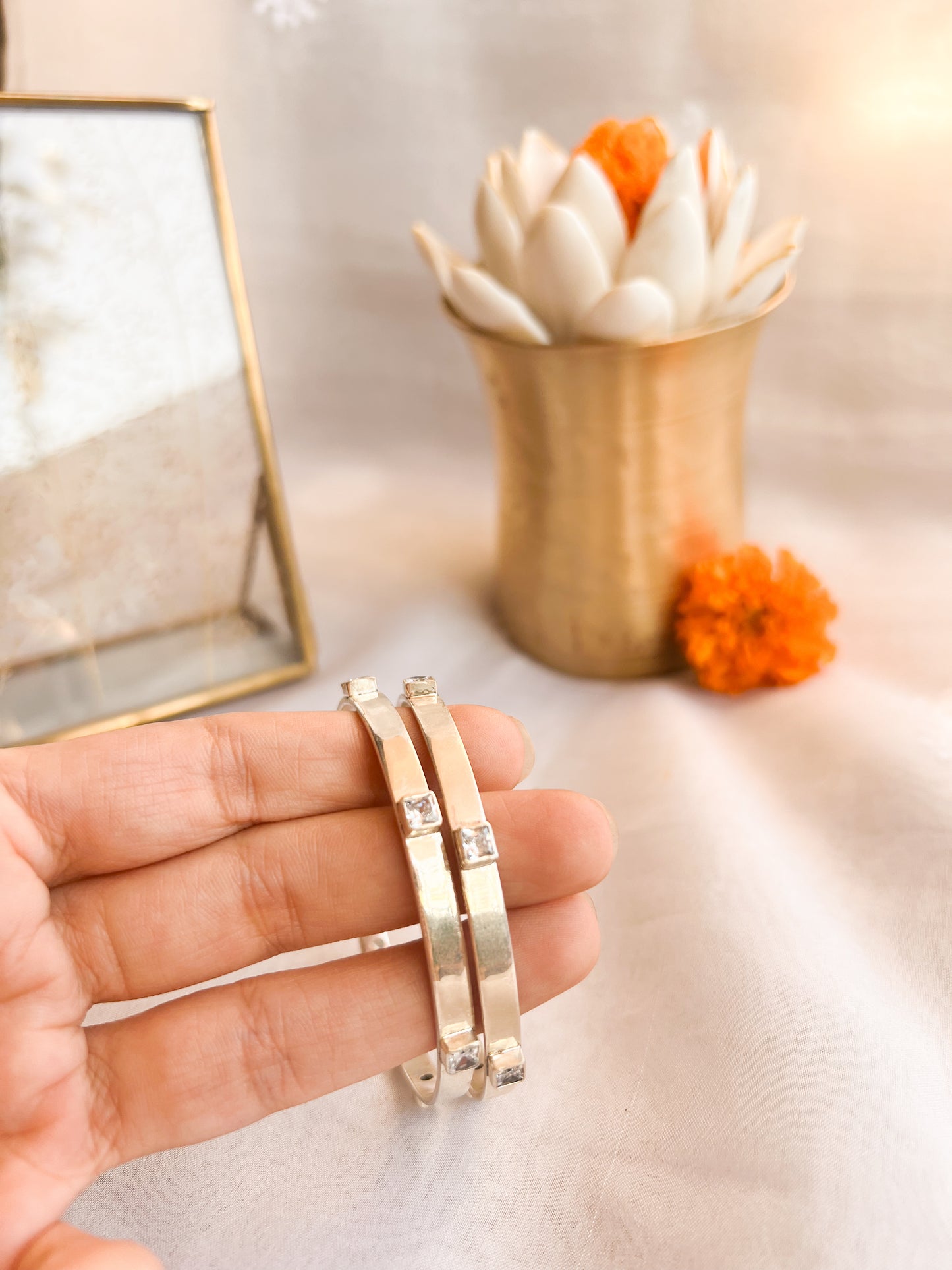 Sharvari silver bangle with white square onyx (for 1 pc)
