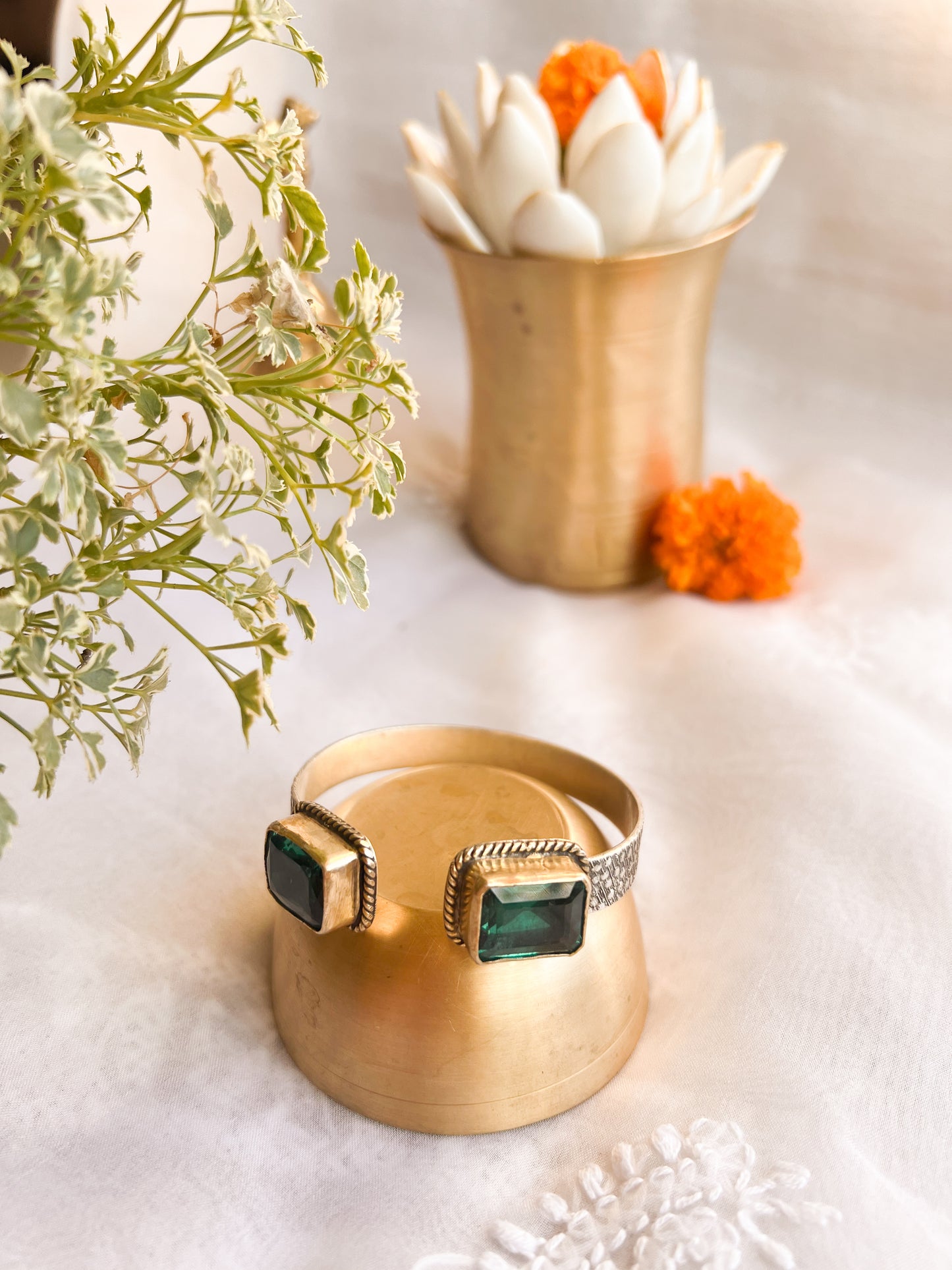 Vedika kada with emerald green onyx