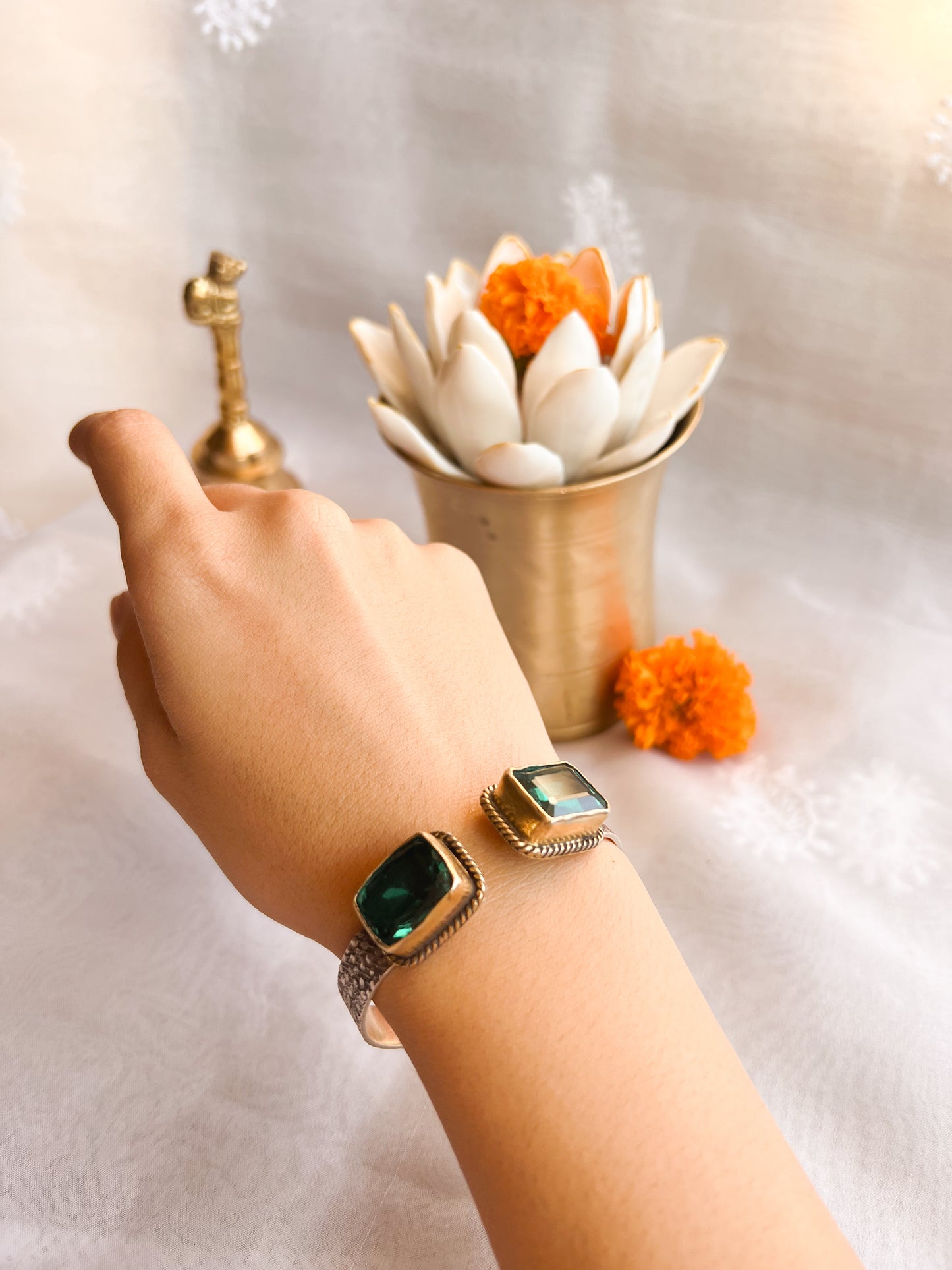 Vedika kada with emerald green onyx
