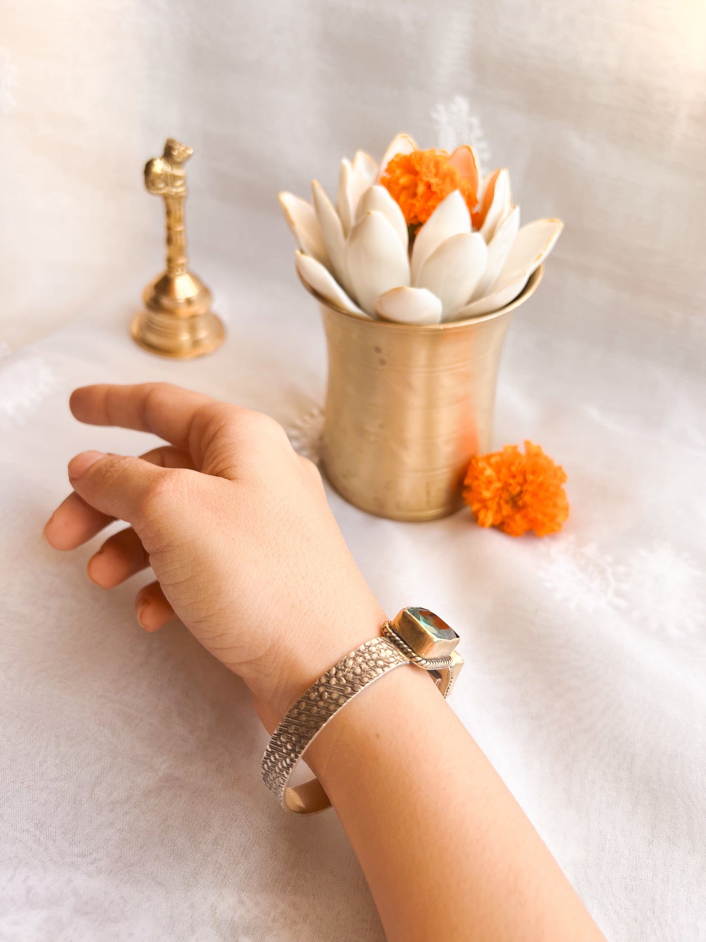 Vedika kada with emerald green onyx