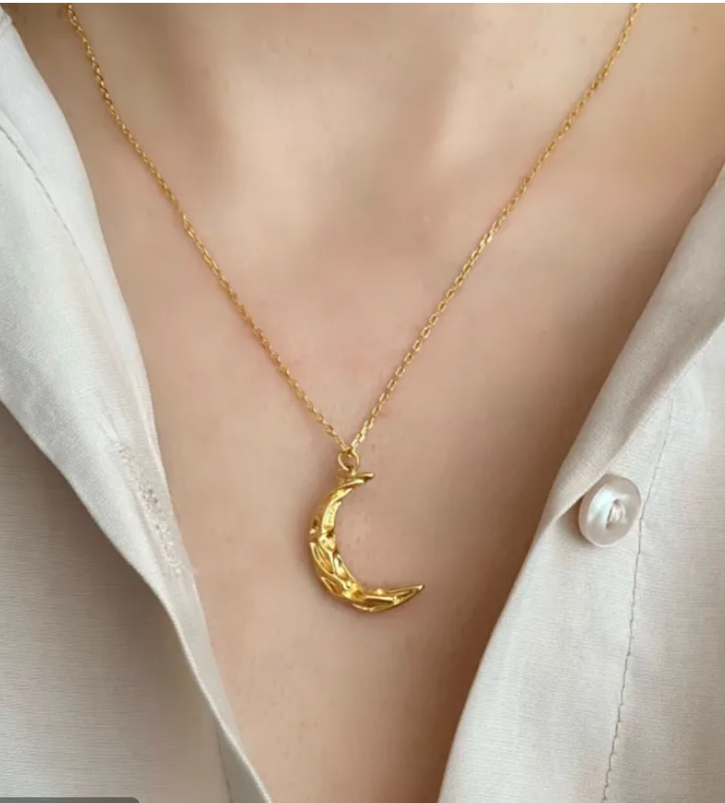 Lumina organic moon charm 18K gold plated silver neckchain