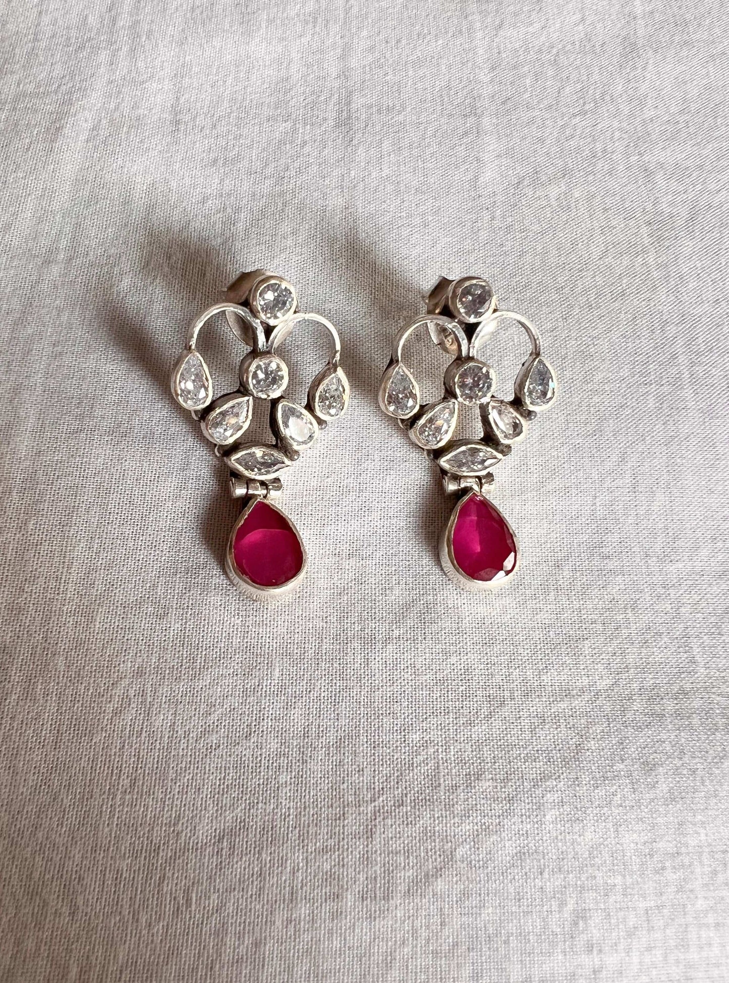 Ekaa studs in kundan with drop detail
