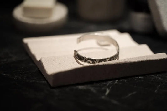 What Styles and Designs Are Popular in Silver Bracelets Today?