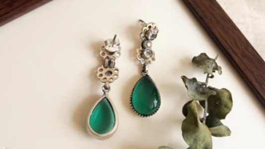 Why Are Women Choosing Silver Jewellery Over Gold Right Now?