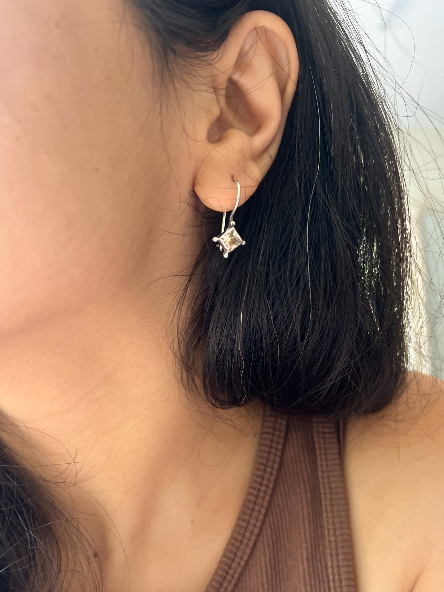 Sidra fish hook in silver with colored stone (3 color variants)