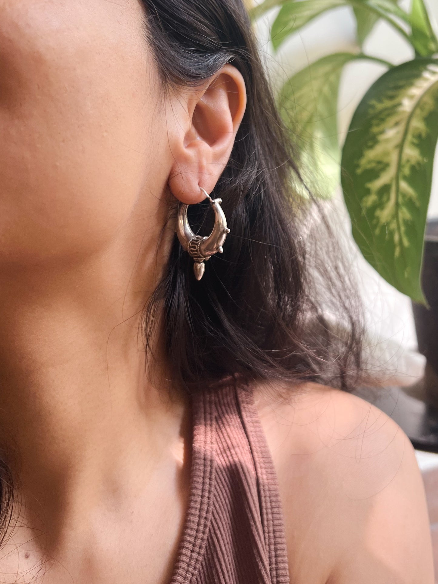Ardha spiked bali in silver with decorative details (big)