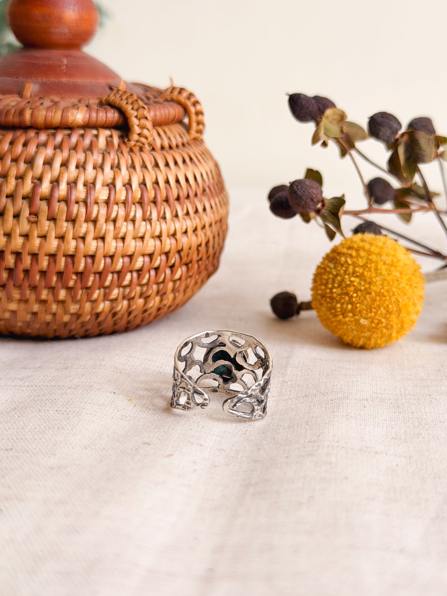 Prakrat silver ring with gemstone (3 color variants / adjustable)