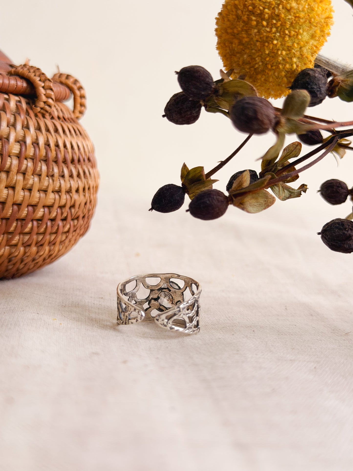 Prakrat silver ring with gemstone (3 color variants / adjustable)