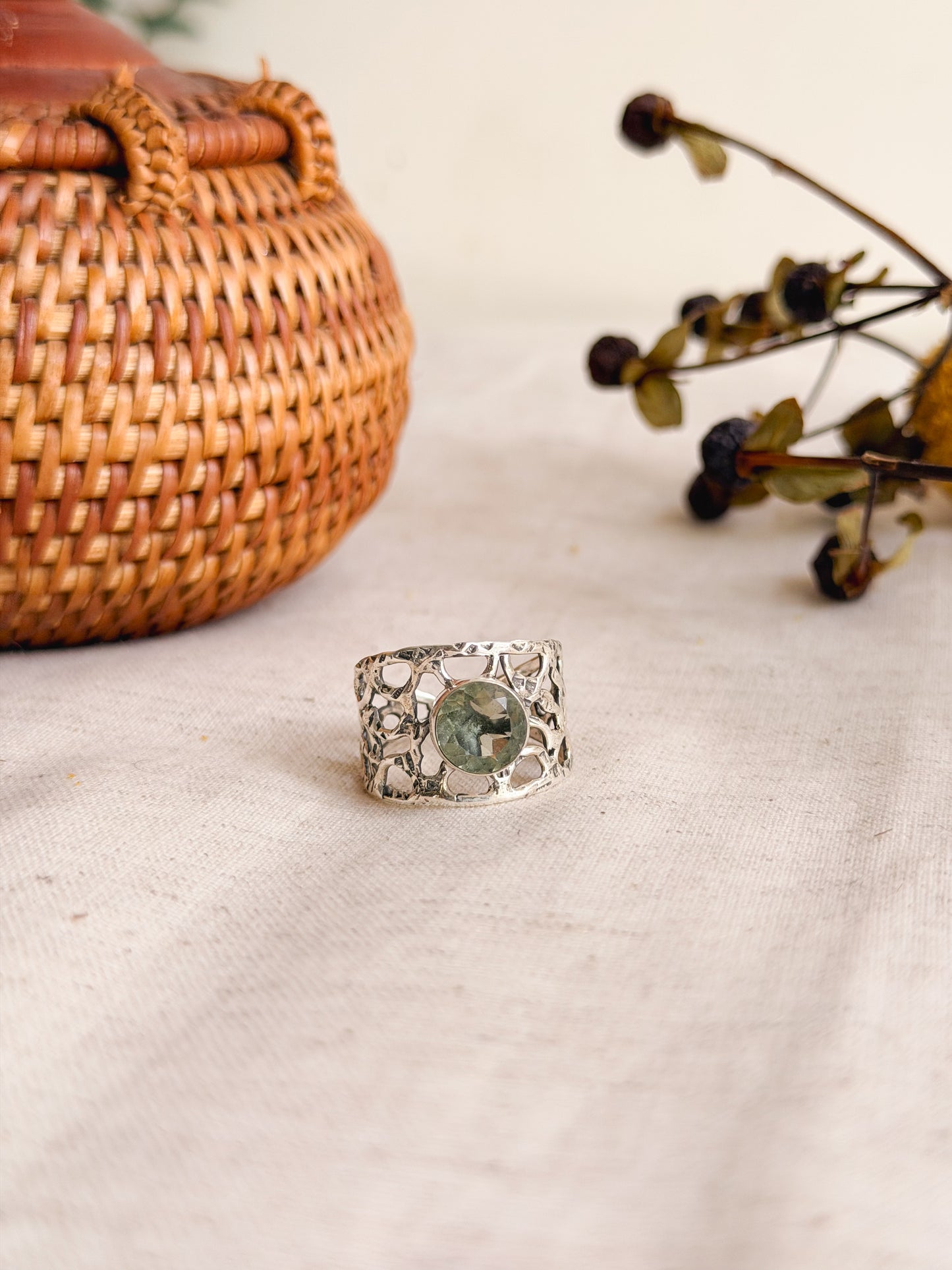Prakrat silver ring with gemstone (3 color variants / adjustable)