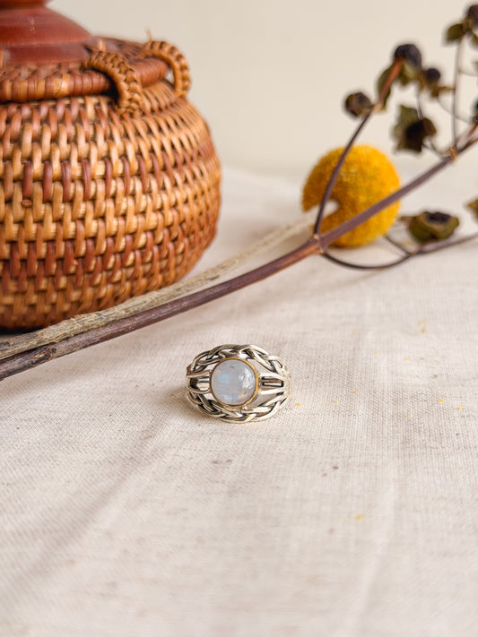 Latika ring in silver with gemstone (2 color variant /adjustable)