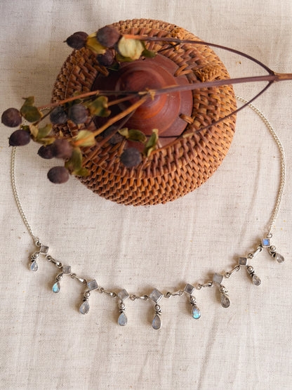 Chandni necklace with moonstone in silver