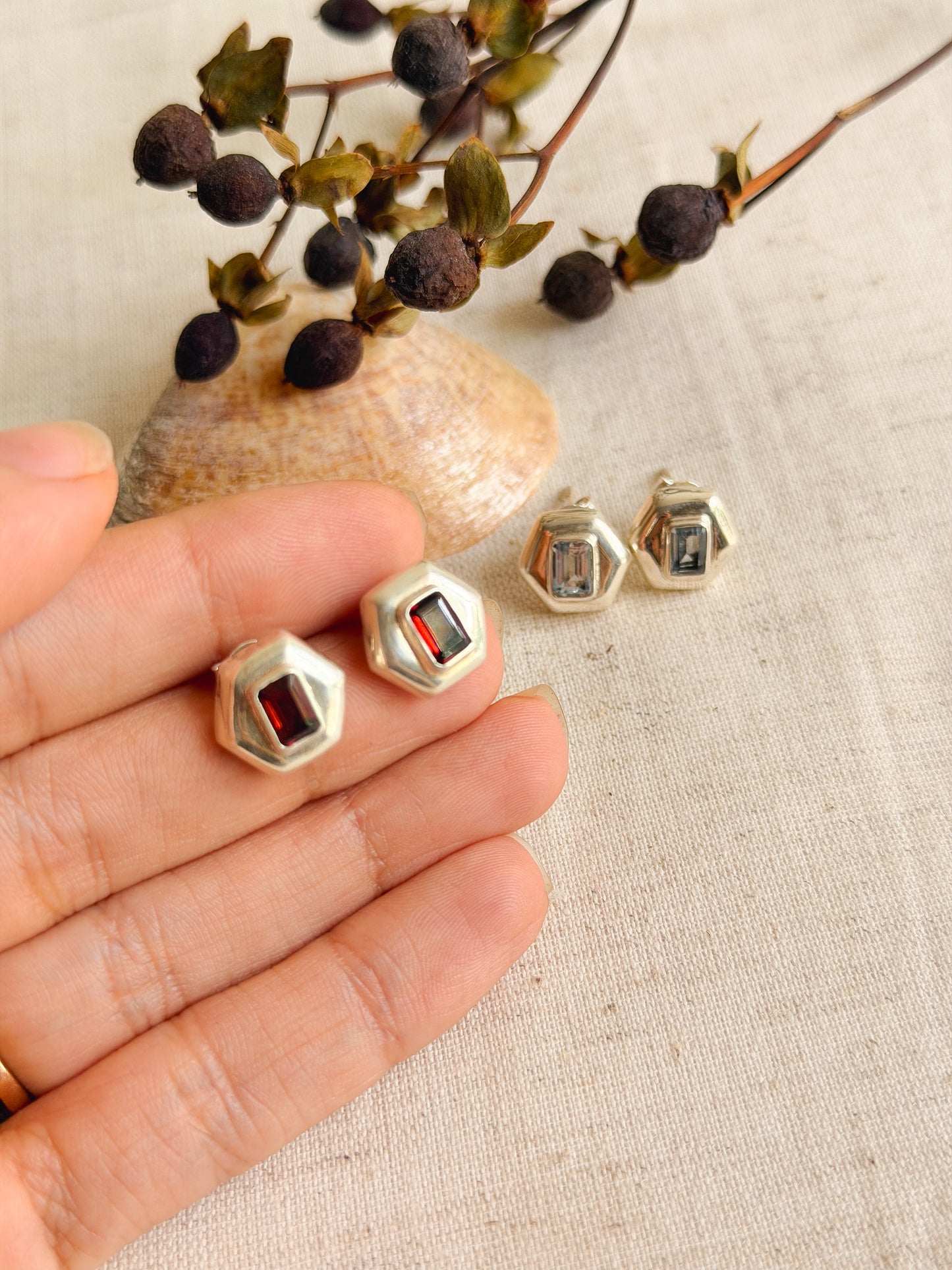 Siddhi studs in silver (2 color variant)