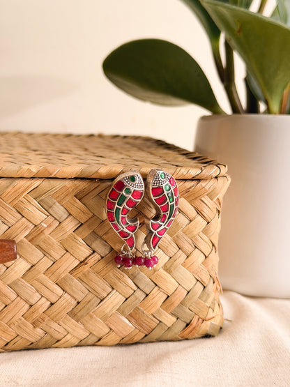 Meen studs in kundan carved in silver