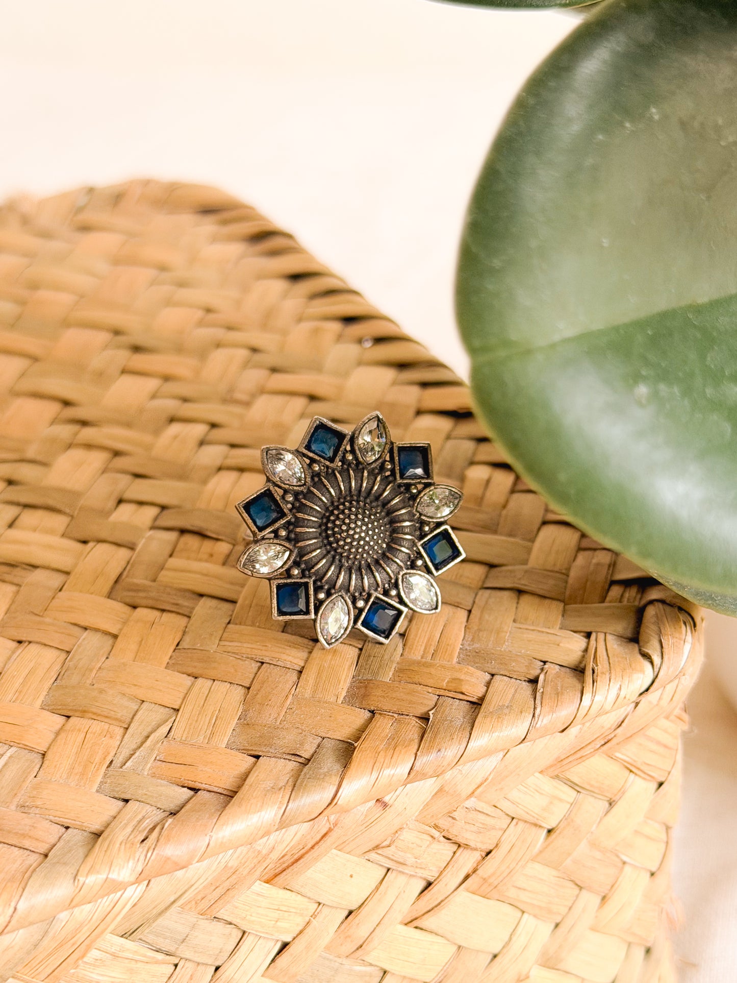 Vatsala silver ring with blue onyx and kundan details