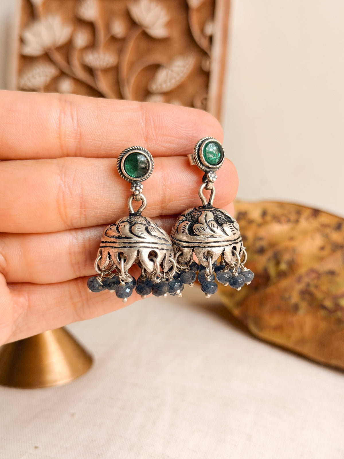 Chitra silver jhumki with kundan detail