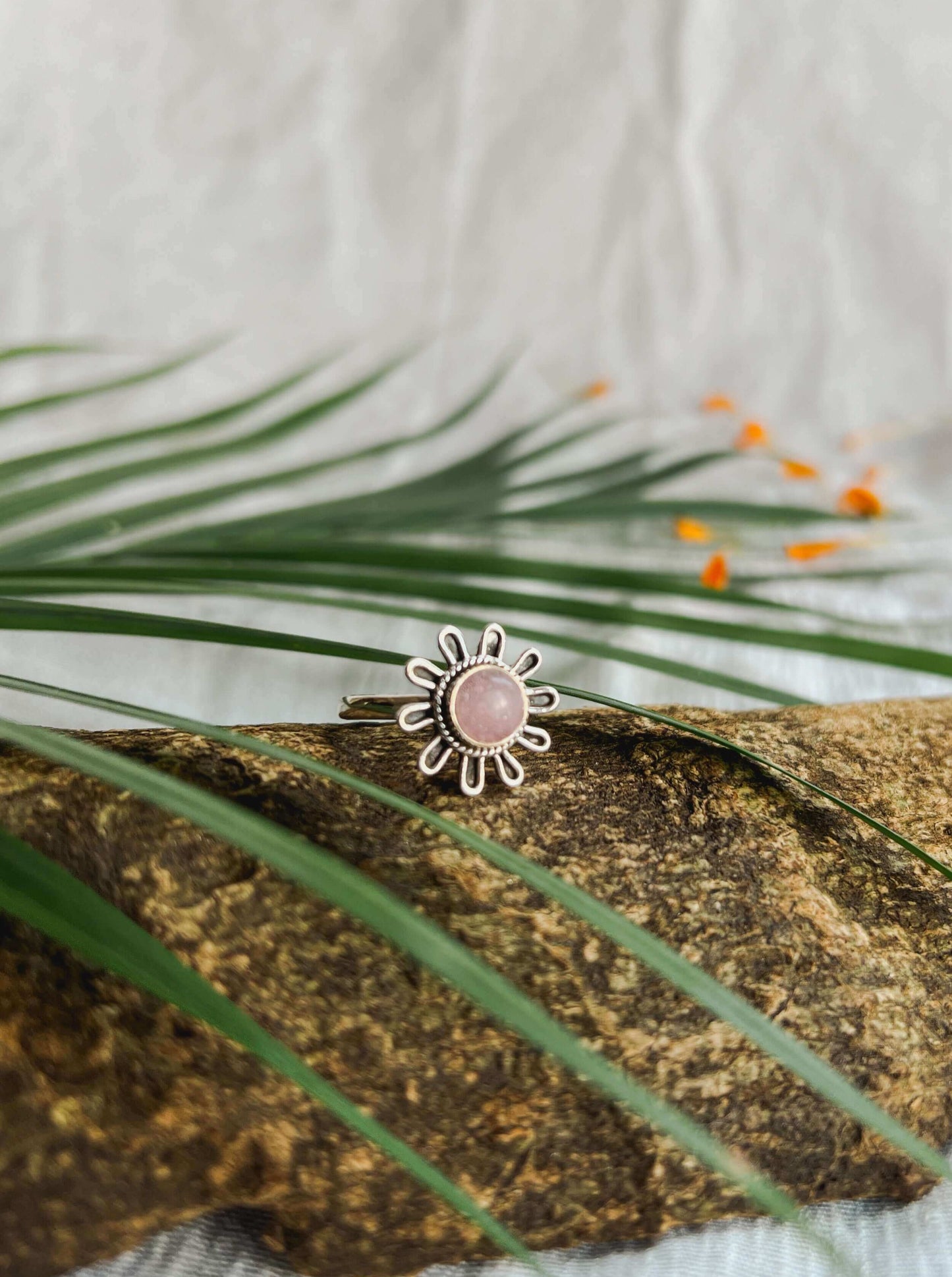 Phool silver ring with pink quartz