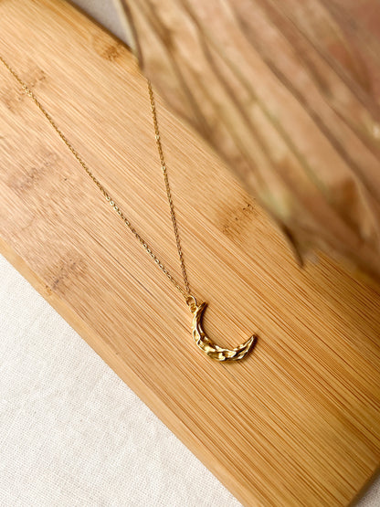Lumina organic moon charm 18K gold plated silver neckchain